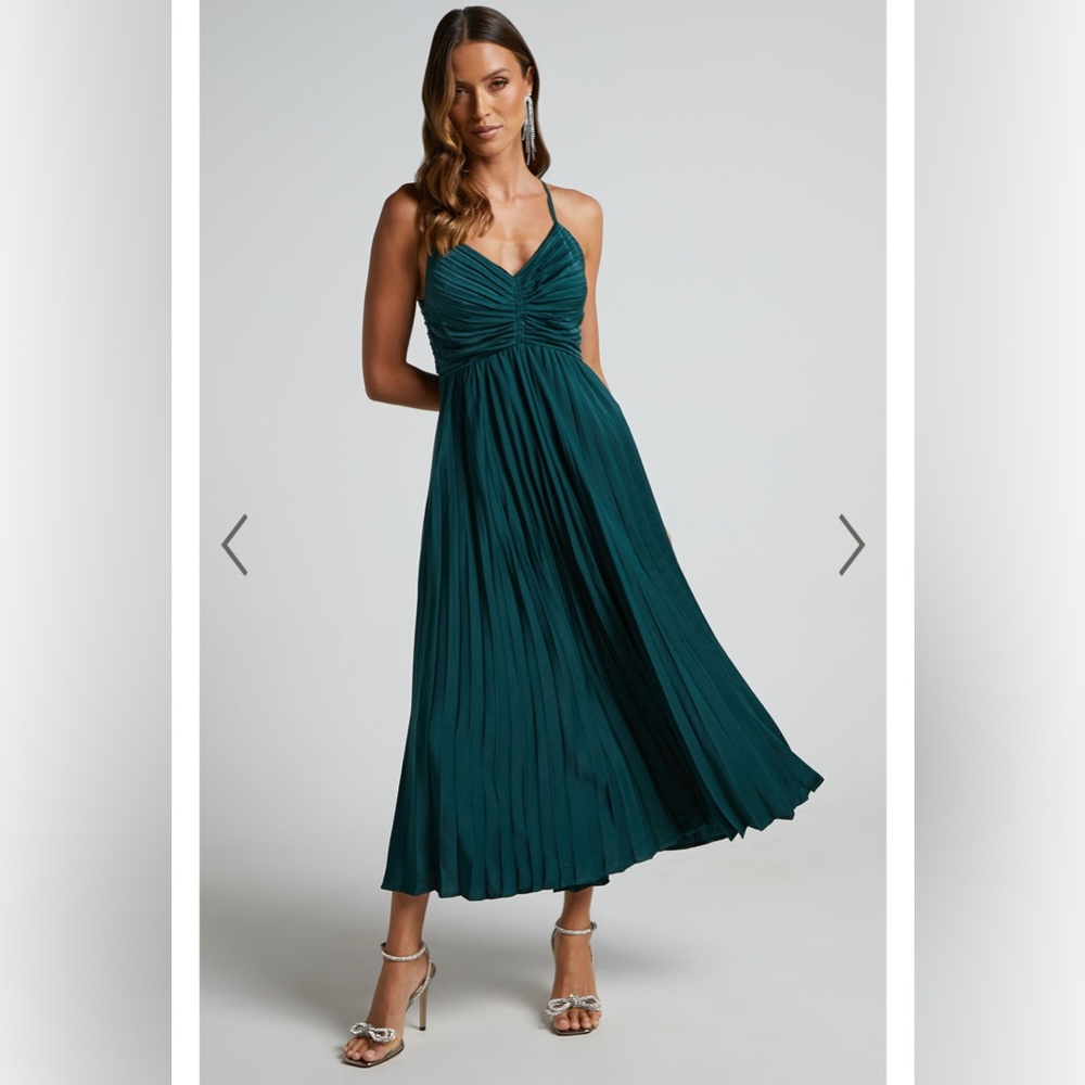 NWT Showpo Emerald Dress